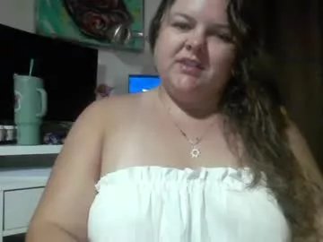 Freechat crystalizzzee on Chaturbate