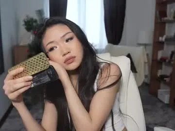 Elegant_vibes from Chaturbate