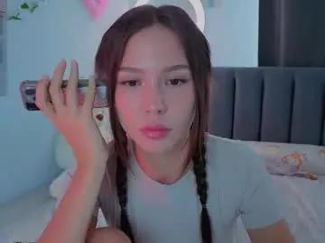 Emelia_fox from Chaturbate