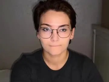 Freechat iceeheart on Chaturbate