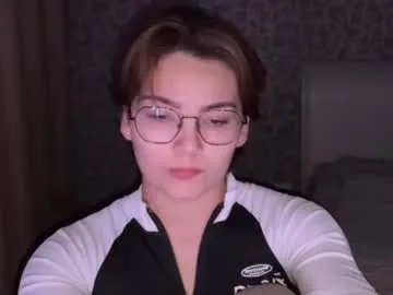 Freechat iceeheart on Chaturbate