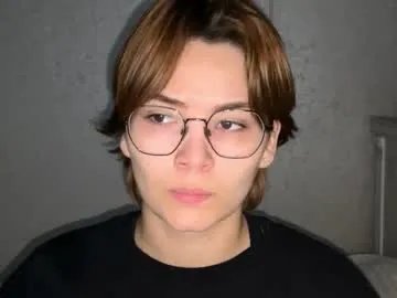 Freechat iceeheart on Chaturbate