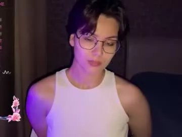 Freechat iceeheart on Chaturbate