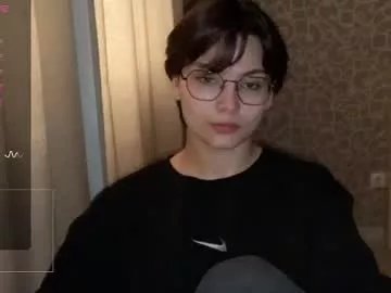 Freechat iceeheart on Chaturbate