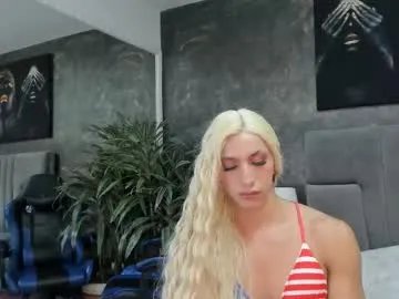 Private isa_lancaster on Chaturbate