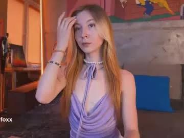 izi_fox from Chaturbate