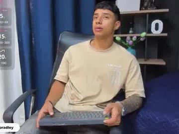 Freechat jaze_bradley on Chaturbate