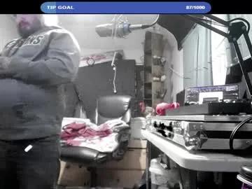 Kinkybiguy14 from Chaturbate