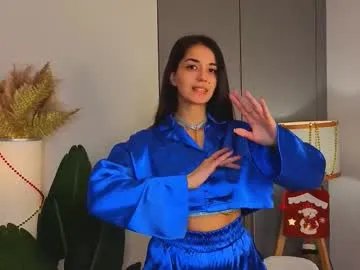 Leeannepizzini from Chaturbate