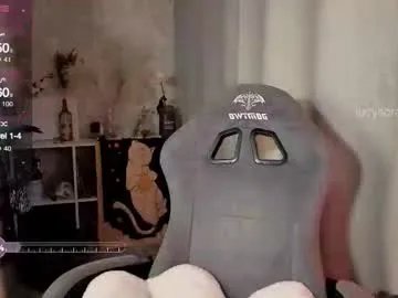 Freechat lucysbrain on Chaturbate