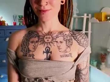 Madalynchaco from Chaturbate