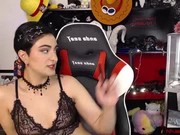 Maevemads from Chaturbate