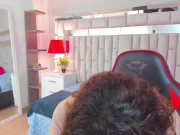 Freechat mariiahneedles on Chaturbate