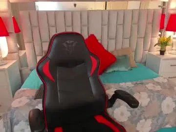 Freechat mariiahneedles on Chaturbate