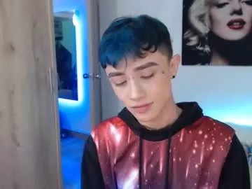 Freechat maxiy_001 on Chaturbate