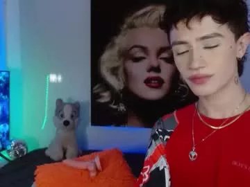 Freechat maxiy_001 on Chaturbate