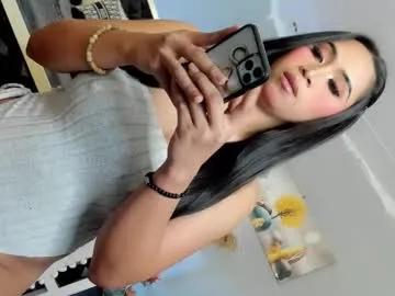 Naughtytrans_huntress from Chaturbate