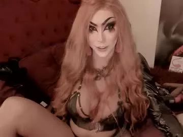 queenmaniacts from Chaturbate