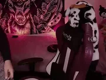 Revenmiller_ from Chaturbate