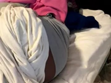 Freechat sheliaaverette on Chaturbate