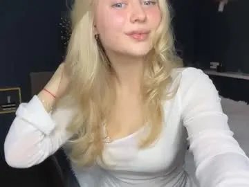 Freechat skyeveil on Chaturbate