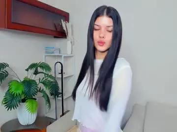 Softlyy_bold from Chaturbate