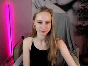 sweetllyshy from Chaturbate is Freechat