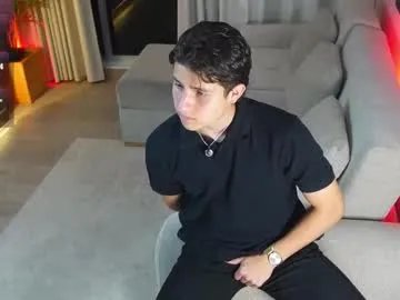 Freechat theohawke_ on Chaturbate