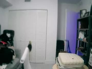 Tuscan_taurus from Chaturbate