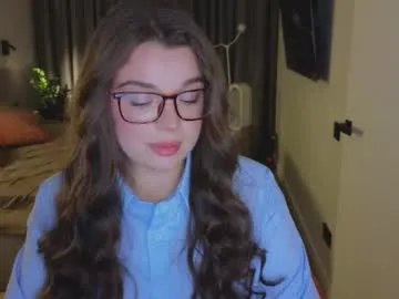 tutti_frutti_ on Chaturbate 