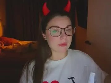 tutti_frutti_ on Chaturbate 