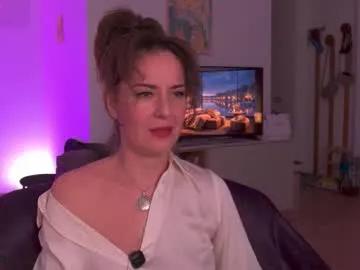 Witch_in_silk from Chaturbate