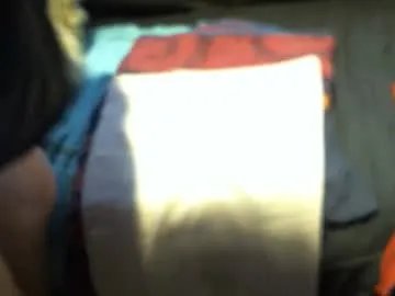 Freechat yellowsnakes on Chaturbate