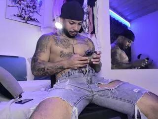 leenar_key from Flirt4Free