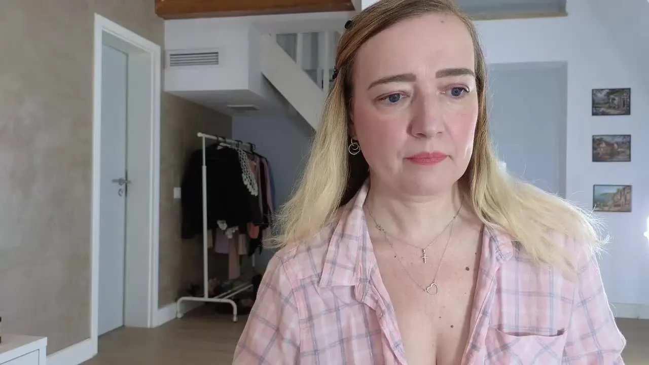 Offline Blue_Angel_Sweet on Streamray