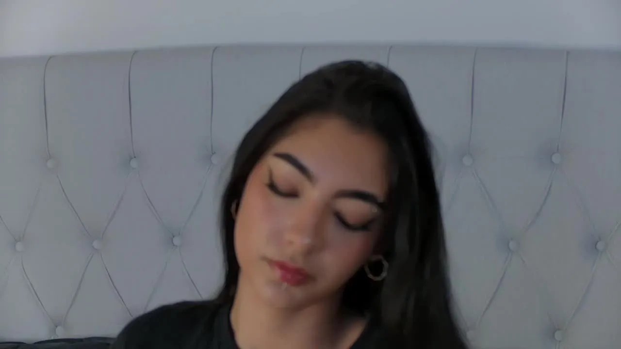 Offline VeronicaPonce on Streamray