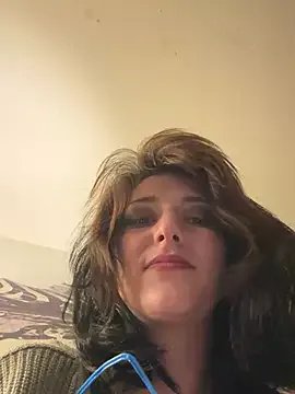 Freechat 2brokegirlz on StripChat