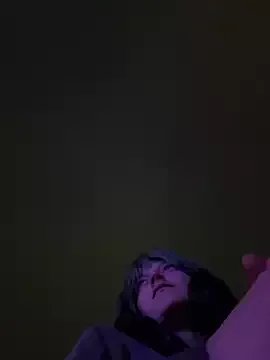 Freechat 2brokegirlz on StripChat