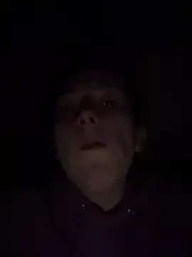 Freechat 2brokegirlz on StripChat