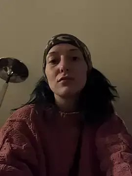 Freechat 2brokegirlz on StripChat