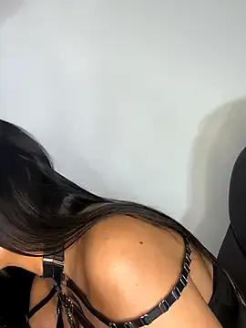 _Isabella_1 from StripChat is Freechat