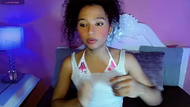 _IsabellaRousse from StripChat is Freechat