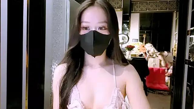 _Unchan_Ran_ from StripChat is Freechat