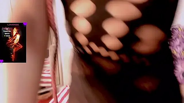 Freechat AdairaWealth on StripChat