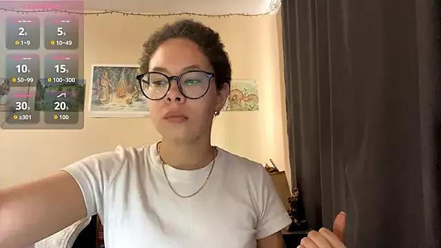 adelina_rich from StripChat is Freechat