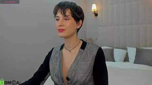Adeline_Perle from StripChat is Freechat