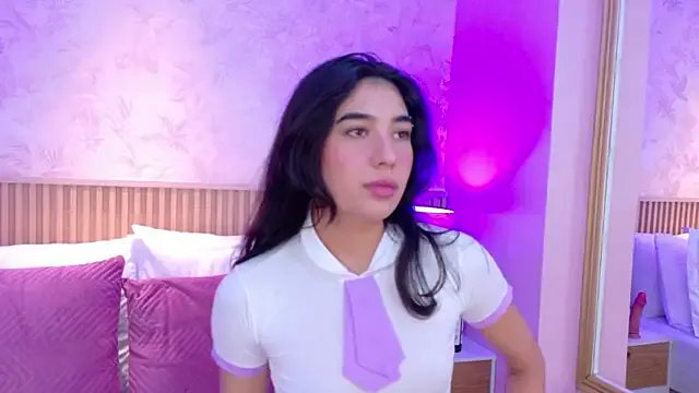 Freechat AdelineJhones on StripChat