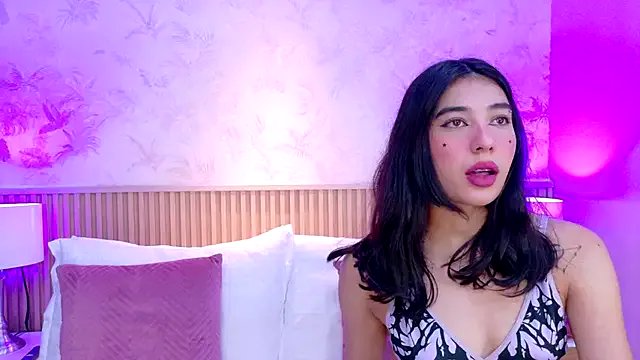 Freechat AdelineJhones on StripChat