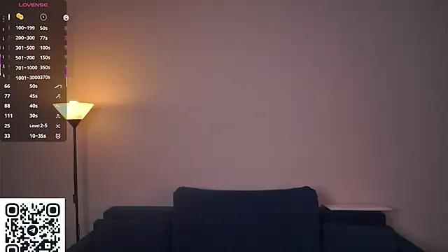 AdrianaCoenen from StripChat is Freechat