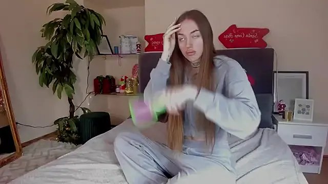 AdrianaCult from StripChat is Freechat